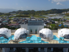 ALBAHOTELANDGLAMPING