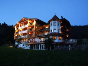 Mareo Dolomites Hotel