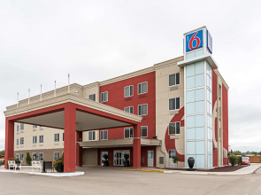 Motel 6 Moosomin, SK