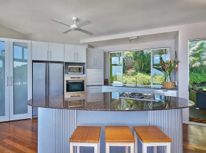 Bedrock Palm Cove I Private Pool I Sea Views I Family Retreat