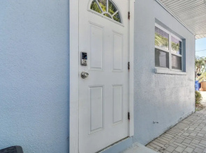Apartment w/ Easy Access to Indian Rocks Beach!
