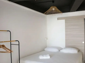Airport Manini Lodge Studio 2