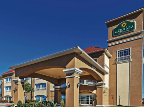 La Quinta Inn & Suites by Wyndham Angleton