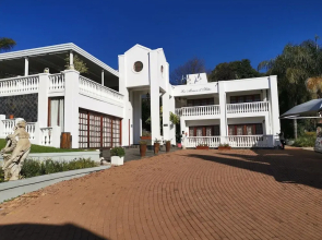 Erasmus Manor Guest House
