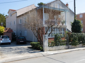 Apt Sara - Classy 100 m2 w Balcony, 2 min to Beach