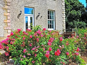 Dunmore Gardens Log Cabins