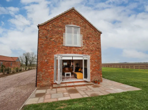Acacia Barn