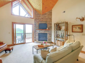 Mountain Condo 2 Mi to Dtwn Banner Elk w/ Views!