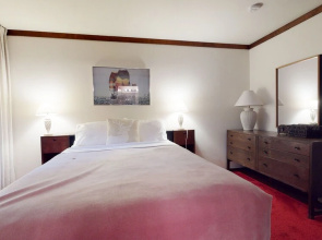 Mammoth Estates Condo - Near Village at Mammoth & Pet Friendly by RedAwning