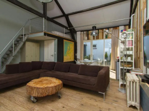 Paardenstal, Private House with wifi and free parking for 1 car