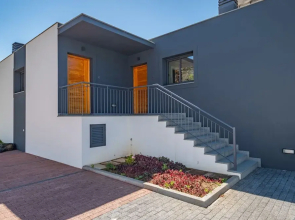 Contemporary Residence B by Homie