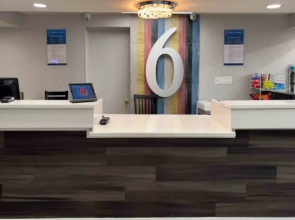 La Casa Inn And Suites