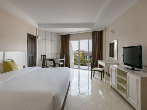 Seapine Beach Golf and Resort Hua Hin