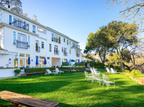 The River Belle Inn