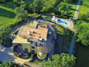 Peaceful Villa in Montefiascone with Hot Tub