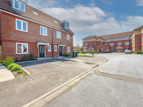 London Heathrow Living Holywell Serviced Houses