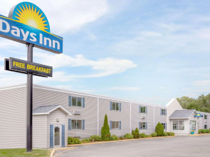 Days Inn by Wyndham Cedar Falls- University Plaza