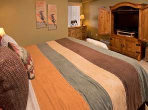 Spacious 1br - Across From Gondola + Beaver Creek View 1 Bedroom Condo by RedAwning