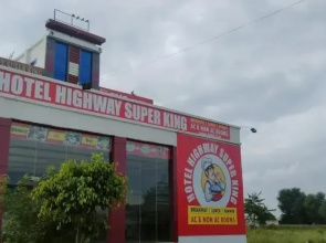 OYO 82804 Hotel Shiva