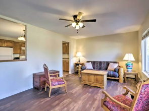 Pet-friendly Grand Junction Townhome w/ Yard!