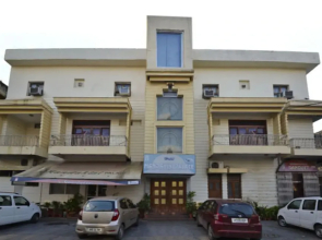 Hotel Mandakini Palace