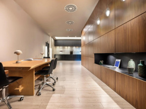 Отель Barcelona Condal Mar Affiliated by Meliá