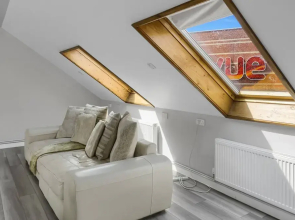 Luxury Penthouse Suite - Swansea Central - Beach