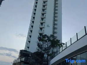 Chengjiang Mountain and Sea Apartment