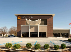 La Quinta Inn & Suites by Wyndham St Louis Route 66
