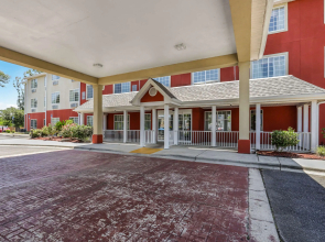 Econo Lodge Inn & Suites Marianna South