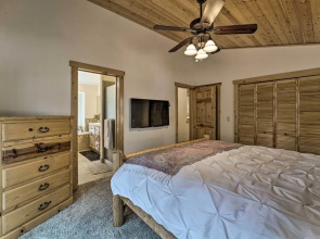 Near Donner Lake & Skiing: Soda Springs Cabin!