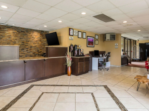 Clarion Inn & Suites Stroudsburg - Poconos
