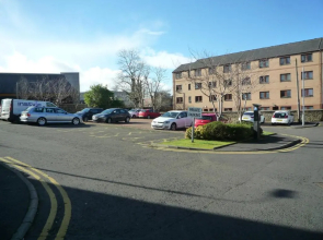 Paisley Central Apartment #3