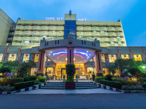 Sunlake Waterfront Resort and Convention