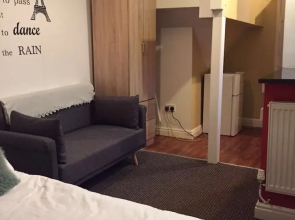 Studio Flat 2