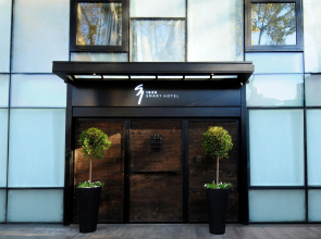 1828 Smart Hotel