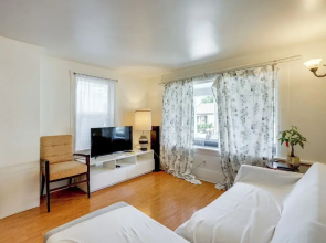 Oakland Group Retreat: Historic Home Near Downtown