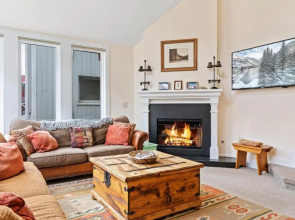 Legacy House by Avantstay Beautiful 4bdr Home in Great Location w/ Hot Tub