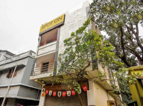 Petals Residency by OYO Rooms