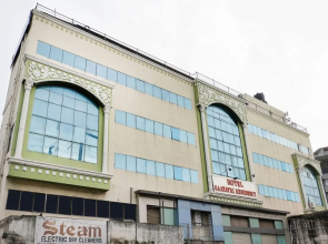 Capital O 46832 Gaayatri Residency