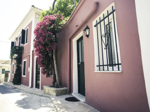 House 1910 by Zante Plaza