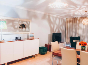 Beautiful Apartment with Sea View and Garden