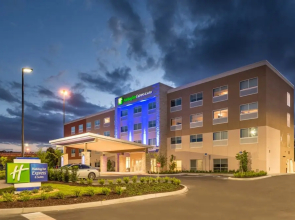 Holiday Inn Express & Suites Tampa North - Wesley Chapel, an IHG Hotel