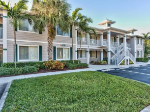 Asiago Vacation Rental at Lely Resort. Newly Furnished 2-Bedroom Condo with Stunning Lake & Golf Views. Spacious Retreat with Private Lanai, Resort Pool, Hot Tub and Gym Access
