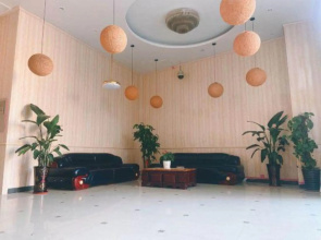 Dongguan Xinyi Business Hotel (Xingtai Academy)