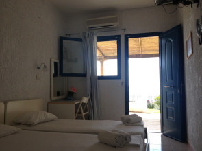 Metaxatos Apartments