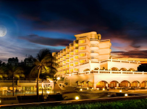 The Gateway Hotel Beach Road