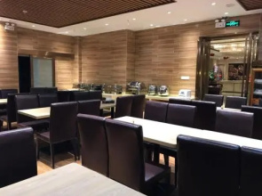 Longwan Hotel (Foshan Ceramics City)