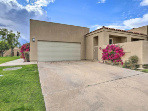 Rancho Mirage Condo w/ Mtn Views + Pool Access