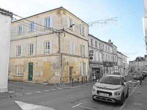 T2 de 55m2 avec toit terrasse, hyper centre, wifi, Netflix, draps, savons et serviettes fournis